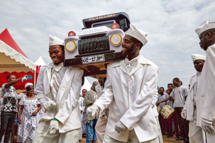 festa no vel&oacute;rio